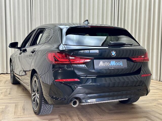 BMW 1-SERIE 116i *1e Eigenaar* Apple Carplay / Automaat / PDC / Cruise Control / Bluetooth / ECC Clima / Ambiance verlichting / 17"LMV