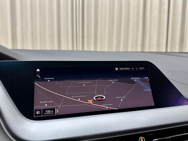 BMW 1-SERIE 116i *1e Eigenaar* Apple Carplay / Automaat / PDC / Cruise Control / Bluetooth / ECC Clima / Ambiance verlichting / 17"LMV