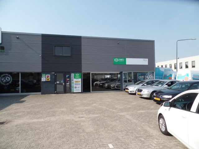 BMW 1-SERIE 118i Executive Automaat, Navigatie, Clima controle, Cruise controle, Pdc V/A, Lm velgen 16'', Xenon, Lederen bekleding, Stoel verwarming, Uniek 72.000km!! Bovag afleverpakket 695,-