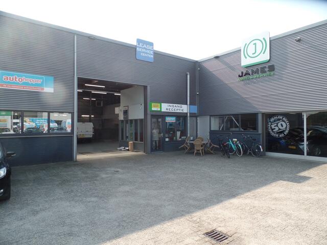 BMW 1-SERIE 118i Executive Automaat, Navigatie, Clima controle, Cruise controle, Pdc V/A, Lm velgen 16'', Xenon, Lederen bekleding, Stoel verwarming, Uniek 72.000km!! Bovag afleverpakket 695,-