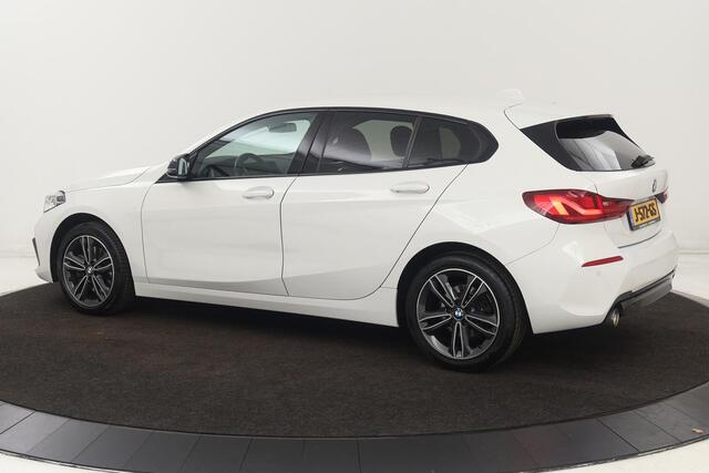 BMW 1-SERIE 118i Sport Line | Executive Edition | Half leder | Sportstoelen | Carplay | Full LED | Navigatie | PDC | DAB+ | Live Cockpit