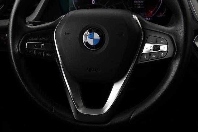BMW 1-SERIE 118i Sport Line | Executive Edition | Half leder | Sportstoelen | Carplay | Full LED | Navigatie | PDC | DAB+ | Live Cockpit