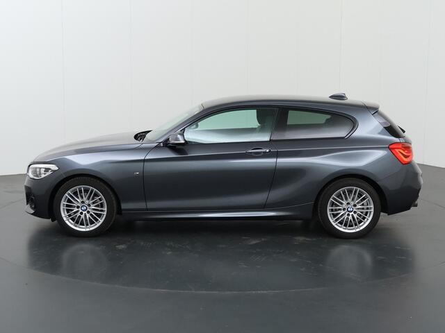 BMW 1-SERIE 116i Executive | M-Sport | Navigatie | Parkeersensoren | Climate Control | Keyless Go | Sportstoelen | Lederen Bekleding | Handgeschakeld | LED | NL Auto |