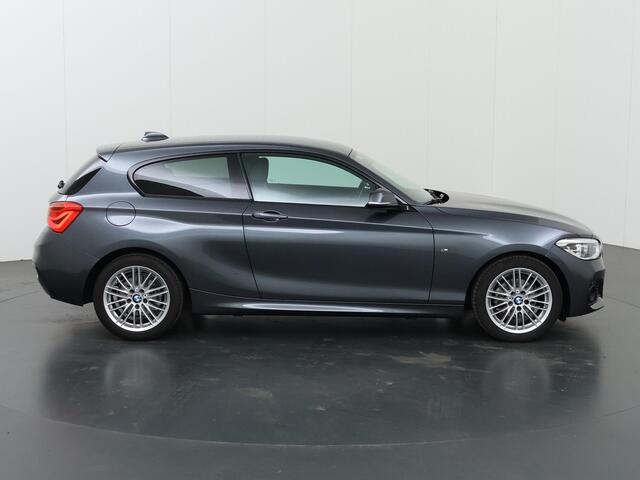 BMW 1-SERIE 116i Executive | M-Sport | Navigatie | Parkeersensoren | Climate Control | Keyless Go | Sportstoelen | Lederen Bekleding | Handgeschakeld | LED | NL Auto |
