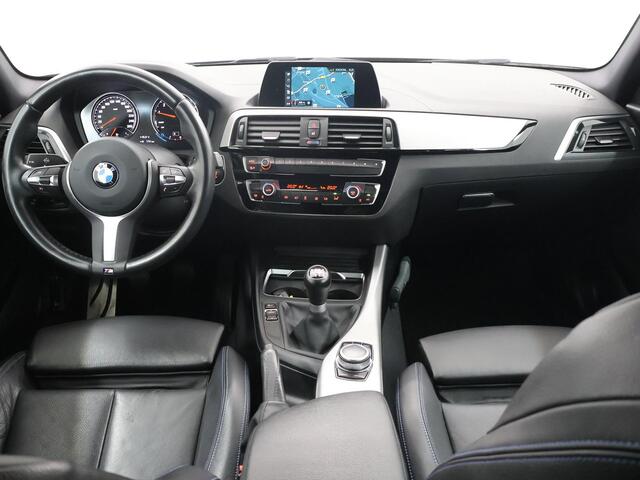 BMW 1-SERIE 116i Executive | M-Sport | Navigatie | Parkeersensoren | Climate Control | Keyless Go | Sportstoelen | Lederen Bekleding | Handgeschakeld | LED | NL Auto |