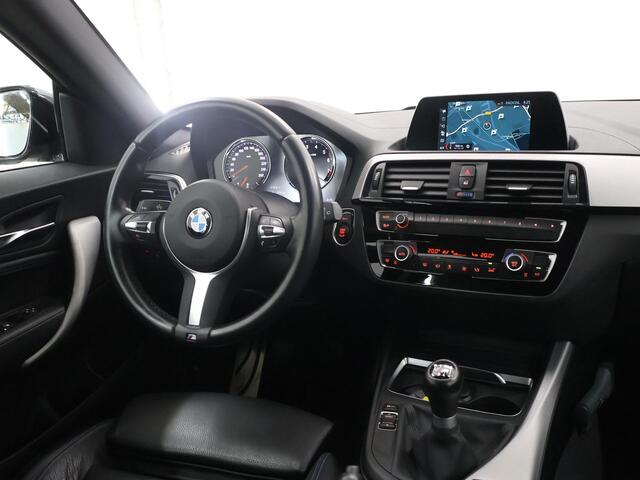 BMW 1-SERIE 116i Executive | M-Sport | Navigatie | Parkeersensoren | Climate Control | Keyless Go | Sportstoelen | Lederen Bekleding | Handgeschakeld | LED | NL Auto |