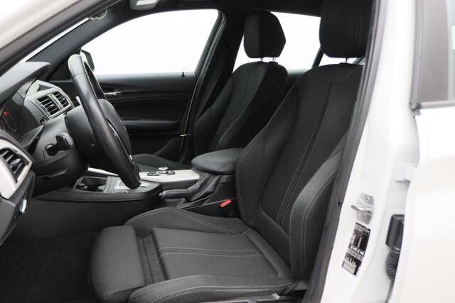 BMW 1-SERIE 118i Centennial Executive Automaat LED, Navigatie, Sportstoelen, Climate, Cruise, PDC