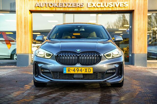 BMW 1-SERIE 120d xDrive High Executive Edition M Pakket Panoramadak Ambient Sportstoelen Stuurverw. 18"LM