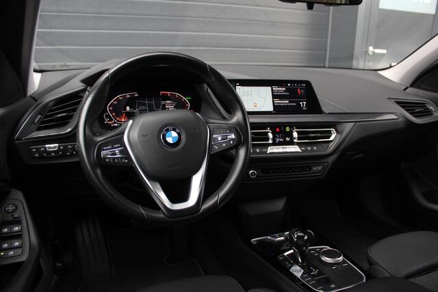 BMW 1-SERIE 118i Executive Edition | LED | Virtual | Cruise | Sfeerverl.