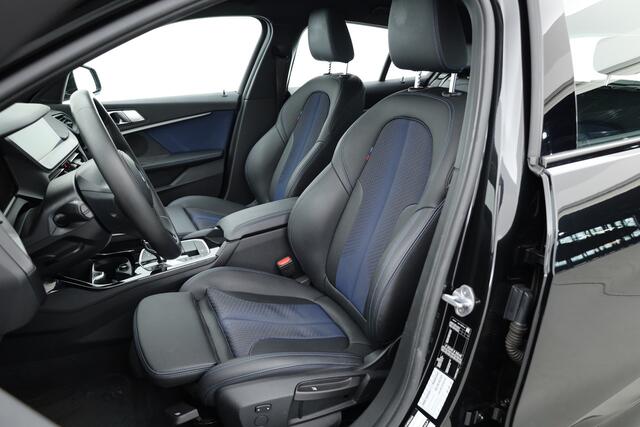 BMW 1-SERIE 118i M Sport | Navi | Stoelverw. | Apple CarPlay | 17'' | PDC |
