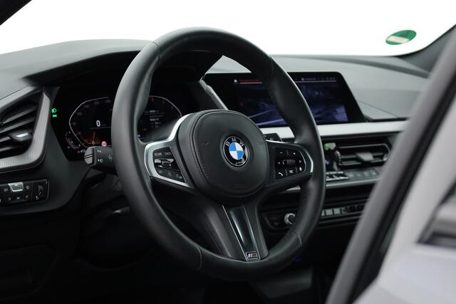 BMW 1-SERIE 118i M Sport | Navi | Stoelverw. | Apple CarPlay | 17'' | PDC |