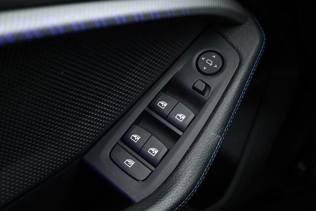 BMW 1-SERIE 118i M Sport | Navi | Stoelverw. | Apple CarPlay | 17'' | PDC |