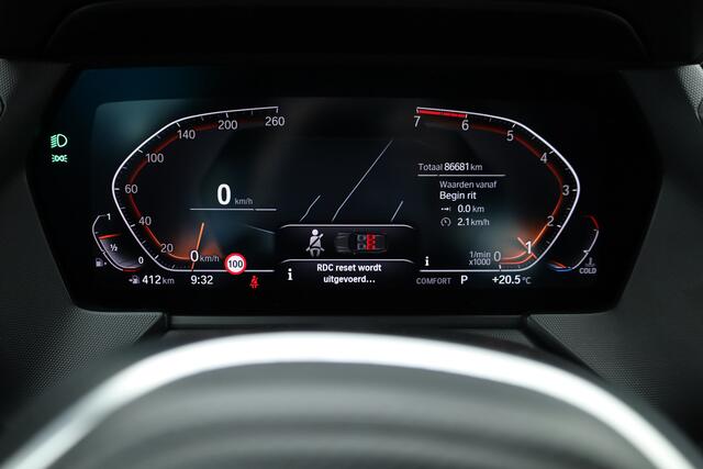 BMW 1-SERIE 118i M Sport | Navi | Stoelverw. | Apple CarPlay | 17'' | PDC |