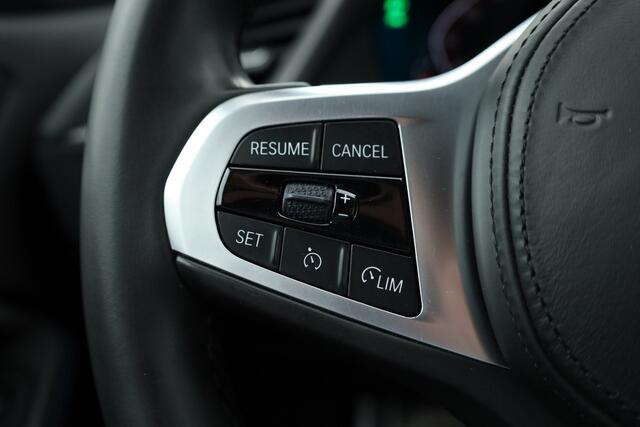 BMW 1-SERIE 118i M Sport | Navi | Stoelverw. | Apple CarPlay | 17'' | PDC |