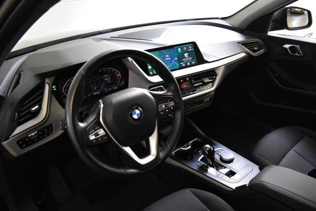 BMW 1-SERIE 118I INTRODUCTION EDITION CARPLAY/PDC/VIRTUAL