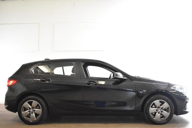 BMW 1-SERIE 118I INTRODUCTION EDITION CARPLAY/PDC/VIRTUAL