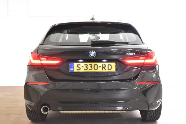 BMW 1-SERIE 118I INTRODUCTION EDITION CARPLAY/PDC/VIRTUAL