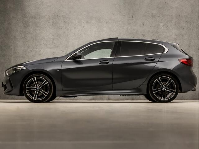 BMW 1-SERIE 118i M Sport High Executive Automaat (PANORAMADAK, M PAKKET, APPLE CARPLAY, GROOT NAVI, STOELVERWARMING, LEDEREN SPORTSTOELEN, CAMERA, GETINT GLAS, M SPORT BESTURING, SFEERVERLICHTING, NIEUWE APK, NIEUWSTAAT)
