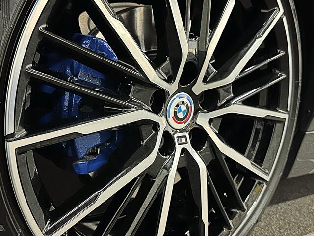 BMW 1-SERIE M-Sport Plus 50 Jahre | Live Cockpit Pro | Headup | Navi Prof. | Stoelverw. | H-Leder | Camera | Crystal Pook | Ambiente Led | Carplay | 19" | Lane Assist | Pr. Glas.| Rijklaarprijs Incl. Gr. Onderhoud |10-2021.