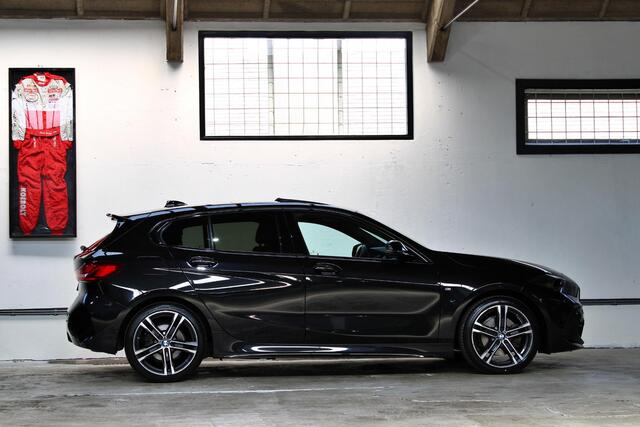 BMW 1-SERIE 118i High Executive | Panoramadak | M-Sport | NL auto | 1e eigenaar | Dealer onderhouden | BTW |