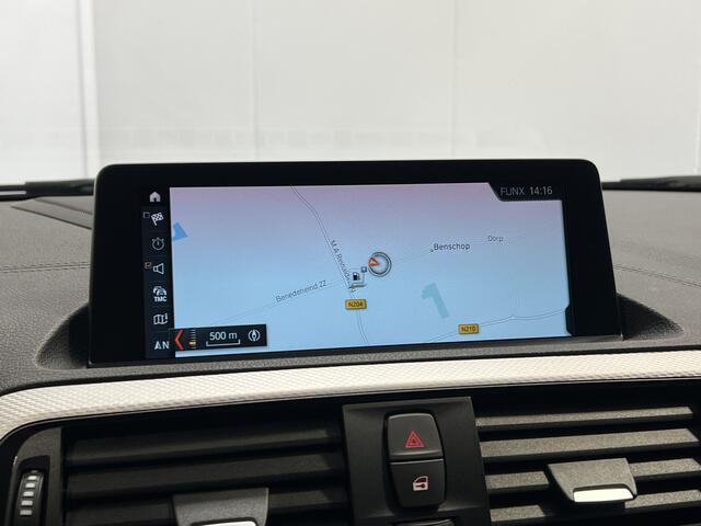 BMW 1-SERIE 118i Corporate Lease Executive | M-sport | Black optiek | Navigatie | LM Velgen 18" | Voorstoelen Verwarmd | Cruise Control | Airco | LED Koplampen |