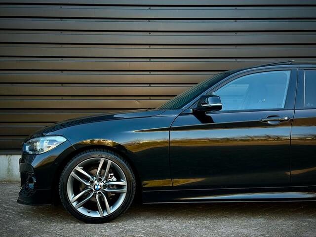 BMW 1-SERIE 118i M-PERFORMANCE DAK|LEER|CAMERA|HiFi|SHADOW
