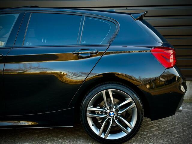 BMW 1-SERIE 118i M-PERFORMANCE DAK|LEER|CAMERA|HiFi|SHADOW