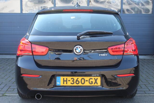 BMW 1-SERIE 116i Centennial High Executive Navigatie, Climate control, Cruisecontrol, Stoelverwarming, Licht en regen sensor