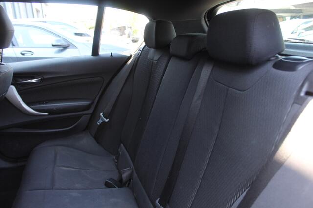 BMW 1-SERIE 116i Centennial High Executive Navigatie, Climate control, Cruisecontrol, Stoelverwarming, Licht en regen sensor