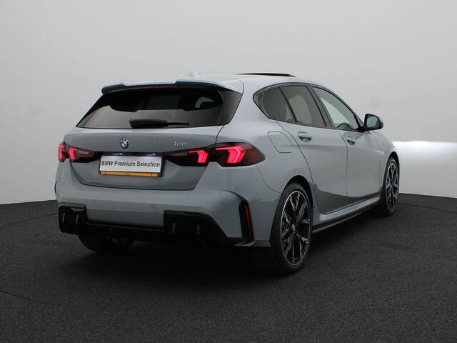 BMW 1-SERIE 120 M Sportpakket Pro | Premium Pack | Stuurwielrand Verwarmd | M Adaptief onderstel | Panoramadak | Driving Assistant | Harman Kardon | 19''