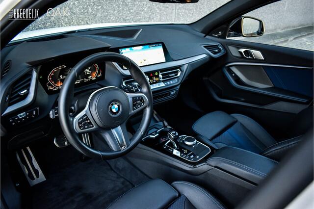 BMW 1-SERIE 118i Aut. | M-Sport | Live Cockpit | Panorama | Head-Up | H&K | ACC | Camera | 18"LM | NL Auto