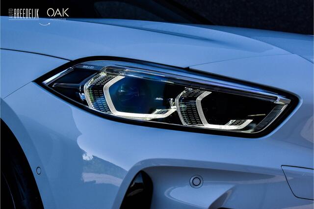 BMW 1-SERIE 118i Aut. | M-Sport | Live Cockpit | Panorama | Head-Up | H&K | ACC | Camera | 18"LM | NL Auto