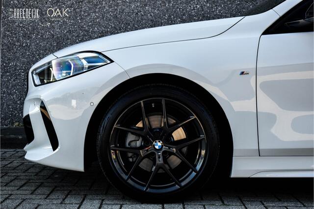 BMW 1-SERIE 118i Aut. | M-Sport | Live Cockpit | Panorama | Head-Up | H&K | ACC | Camera | 18"LM | NL Auto