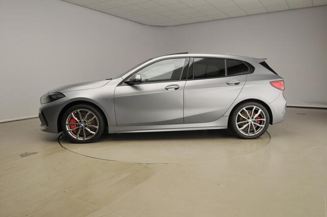 BMW 1-SERIE 5-deurs 120i | M-Sportpakket | LED | Navigatie | Schuifdak | Keyles go | Stoelverwarming | DAB | Harman-kardon sound | Alu 19 inch | Easter