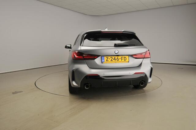 BMW 1-SERIE 5-deurs 120i | M-Sportpakket | LED | Navigatie | Schuifdak | Keyles go | Stoelverwarming | DAB | Harman-kardon sound | Alu 19 inch | Easter