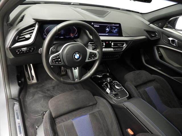 BMW 1-SERIE 5-deurs 120i | M-Sportpakket | LED | Navigatie | Schuifdak | Keyles go | Stoelverwarming | DAB | Harman-kardon sound | Alu 19 inch | Easter