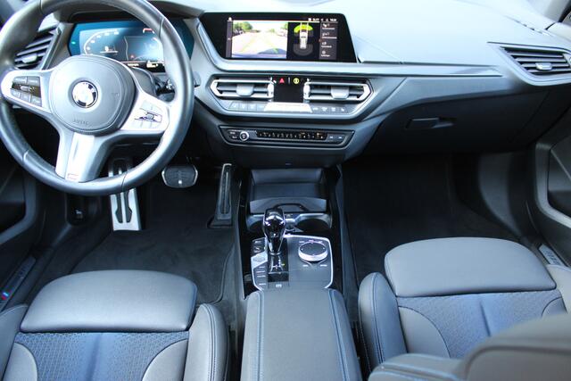 BMW 1-SERIE 118i Executive M Sport Edition 19 Inch Dealer onderhouden -Stoelverwarming