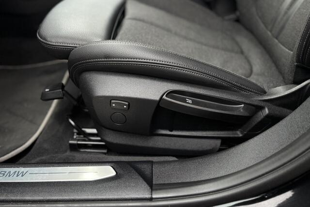BMW 1-SERIE 118i Sport Line | Camera | Trekhaak | LED | Sportstoelen | Sportstuur | 2022