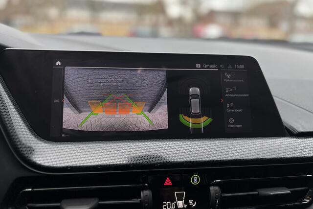 BMW 1-SERIE 118i Sport Line | Camera | Trekhaak | LED | Sportstoelen | Sportstuur | 2022