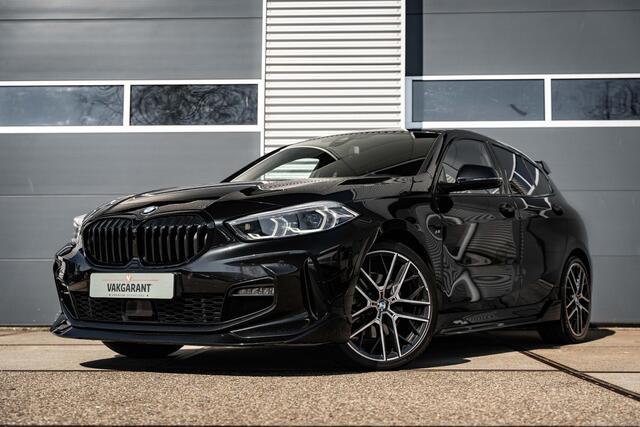 BMW 1-SERIE 118i Business Edition |M Performance pakket | Carplay | Sfeer verlichting |