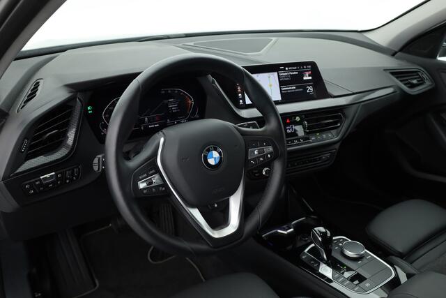 BMW 1-SERIE 120i | CarPlay | Navi | PDC V+A | Stoel-Stuurver. | Cruise