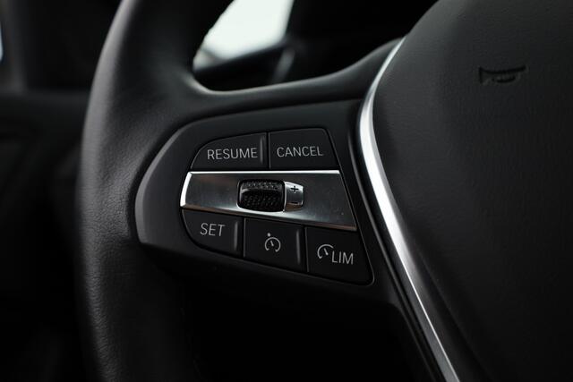 BMW 1-SERIE 120i | CarPlay | Navi | PDC V+A | Stoel-Stuurver. | Cruise