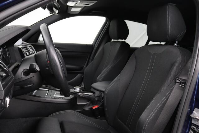 BMW 1-SERIE 118i Sport Line Edition | Full LED | Sportstoelen | Navigatie | Climate control | Parkeerhulp | Cruise control