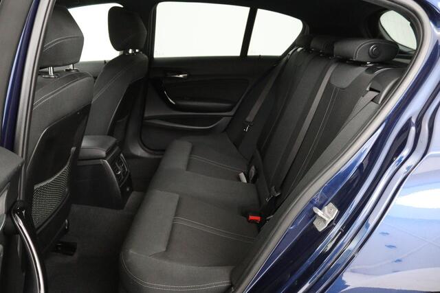 BMW 1-SERIE 118i Sport Line Edition | Full LED | Sportstoelen | Navigatie | Climate control | Parkeerhulp | Cruise control