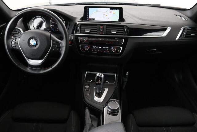 BMW 1-SERIE 118i Sport Line Edition | Full LED | Sportstoelen | Navigatie | Climate control | Parkeerhulp | Cruise control