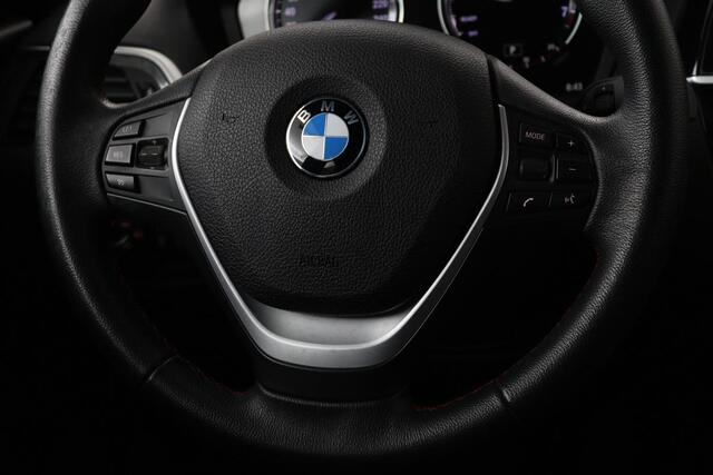 BMW 1-SERIE 118i Sport Line Edition | Full LED | Sportstoelen | Navigatie | Climate control | Parkeerhulp | Cruise control