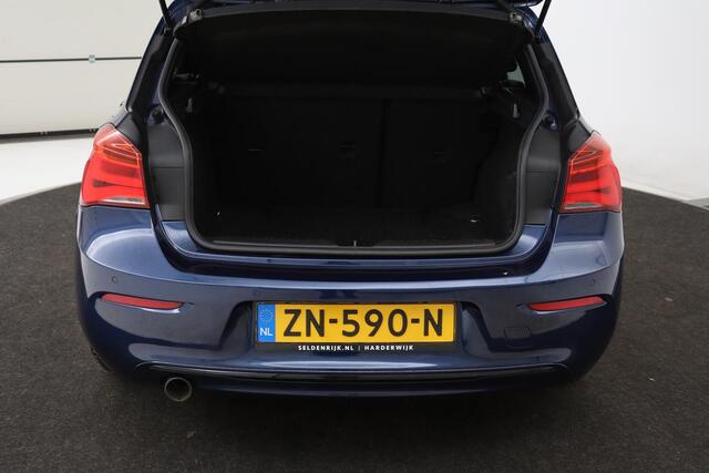 BMW 1-SERIE 118i Sport Line Edition | Full LED | Sportstoelen | Navigatie | Climate control | Parkeerhulp | Cruise control