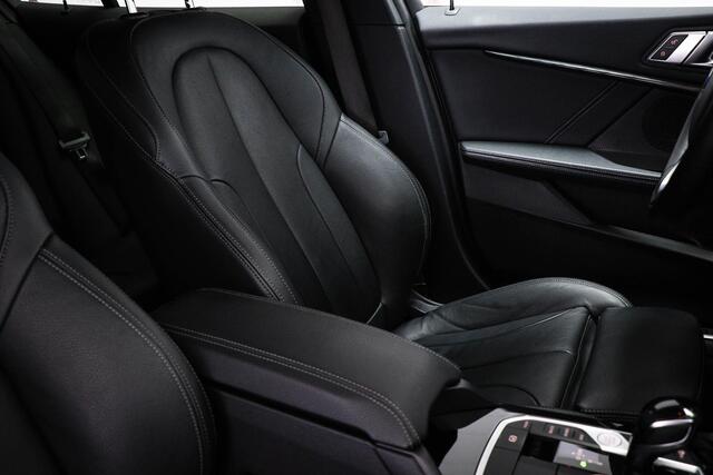 BMW 1-SERIE 118i High Executive Edition | SPORT LINE | DAB | APPLE | 17"