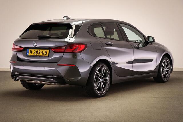 BMW 1-SERIE 118i Executive Edition | SPORT LINE | APPLE | TREKHAAK | 17"