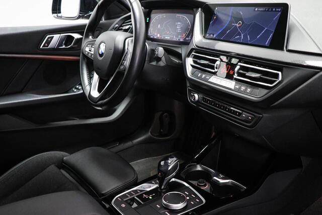 BMW 1-SERIE 118i Executive Edition | SPORT LINE | APPLE | TREKHAAK | 17"
